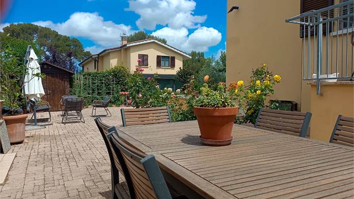 MONTENERO BASSO - PALAZZINA ANGOLARE DI DUPLEX